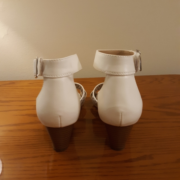 Cato White Wedge Sandals - Picture 7 of 7